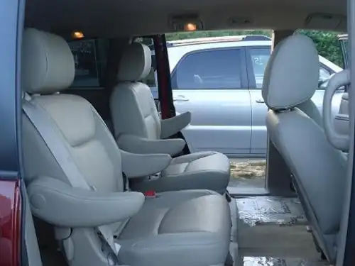 Toyota Sienna LE 2010