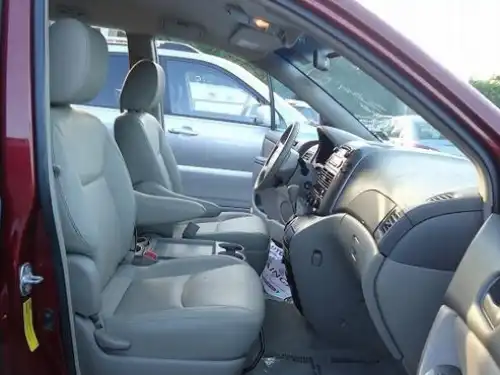 Toyota Sienna LE 2010