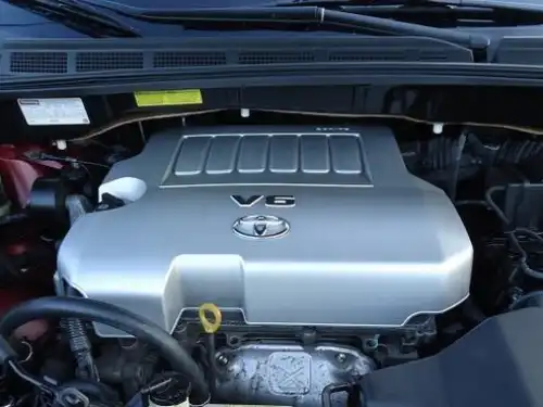 Toyota Sienna LE 2010