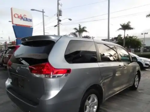 Toyota Sienna LE 2011