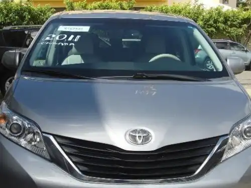 Toyota Sienna LE 2011