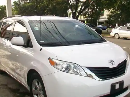 Toyota Sienna LE 2011