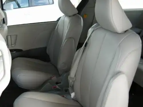 Toyota Sienna LE 2011