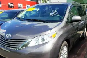 Toyota Sienna Limited 2012