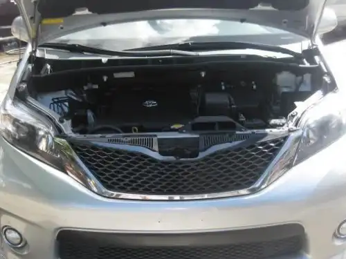 Toyota Sienna SE 2011