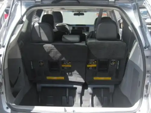 Toyota Sienna SE 2011