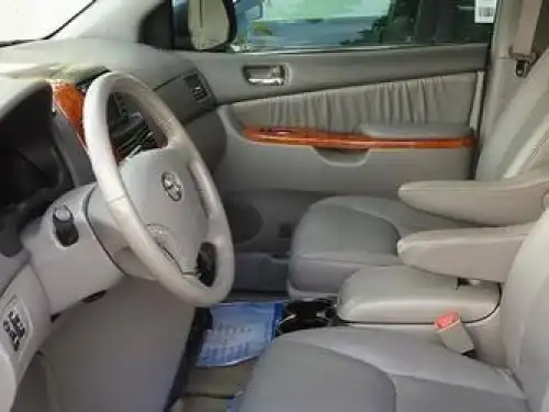 Toyota Sienna XLE 2009