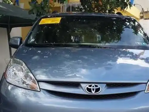 Toyota Sienna XLE 2009