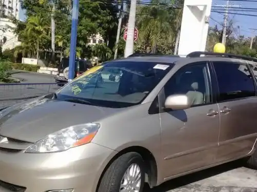 Toyota Sienna XLE 2009