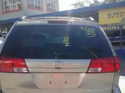 Toyota Sienna XLE 2009