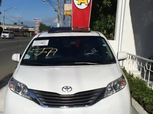 Toyota Sienna XLE 2011