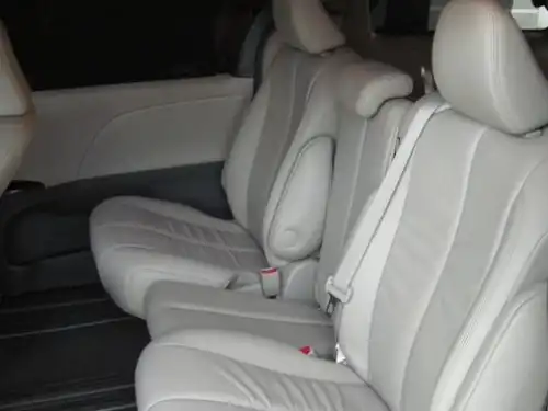 Toyota Sienna XLE 2011