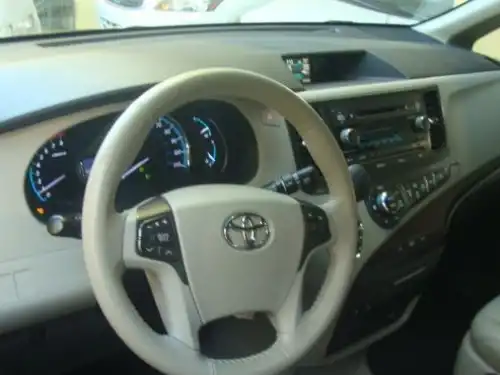 Toyota Sienna XLE 2012
