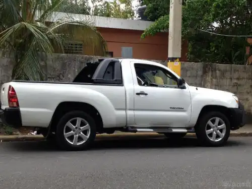 Toyota Tacoma 2005