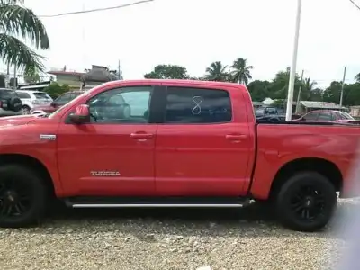 Toyota Tundra  2010