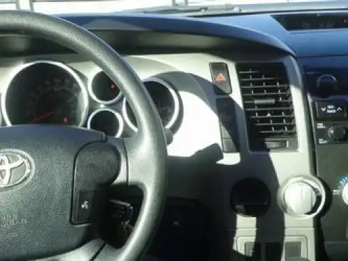 Toyota Tundra  2011