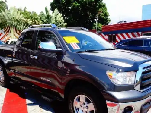 Toyota Tundra LIMITED 2011