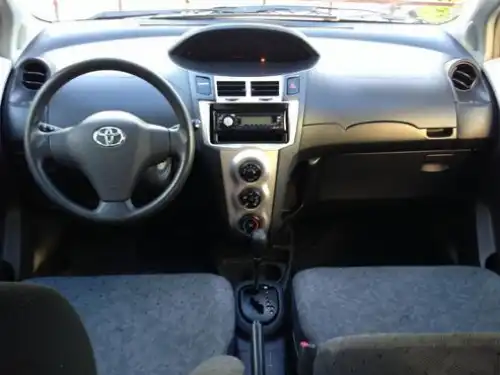 Toyota VITZ  2009