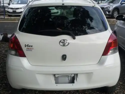 Toyota VITZ  2009