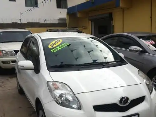Toyota VITZ  2009