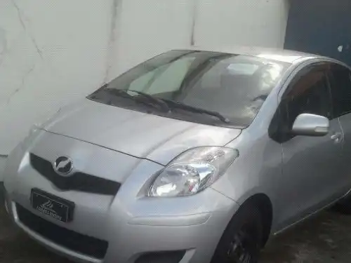 Toyota VITZ  2010