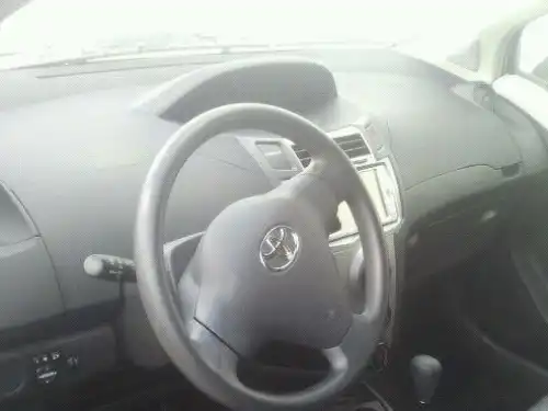 Toyota VITZ  2010