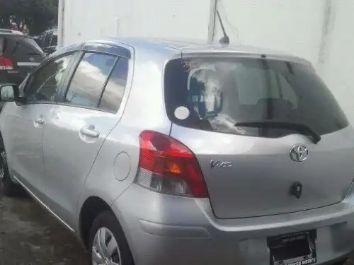 Toyota VITZ  2010