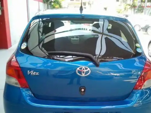 Toyota VITZ  2010