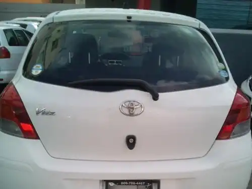 Toyota VITZ  2010