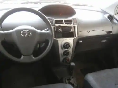 Toyota VITZ  2010