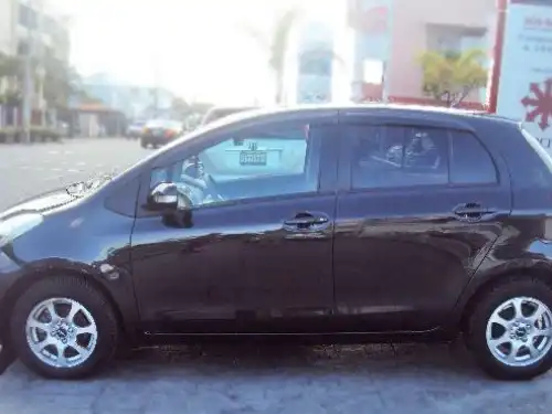 Toyota VITZ  2010