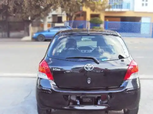 Toyota VITZ  2010