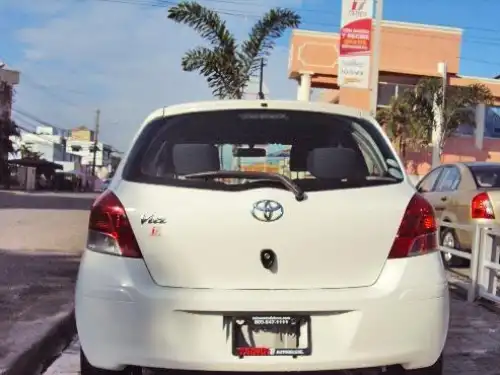 Toyota VITZ  2010