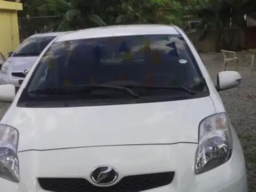 Toyota VITZ  2010