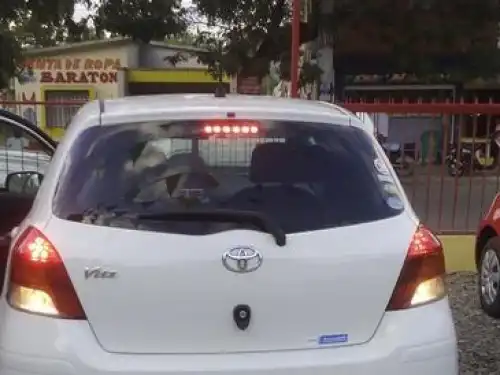 Toyota VITZ  2010