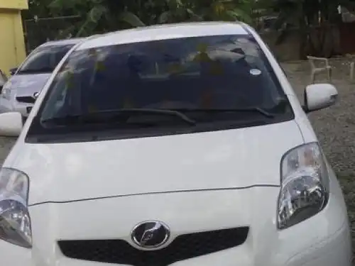 Toyota VITZ  2010