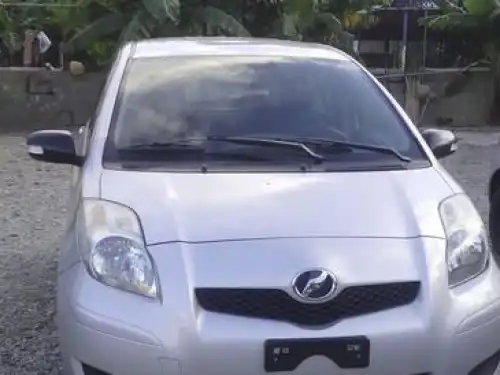 Toyota VITZ  2010