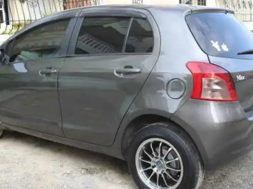 Toyota Vitz 2006 Gris 