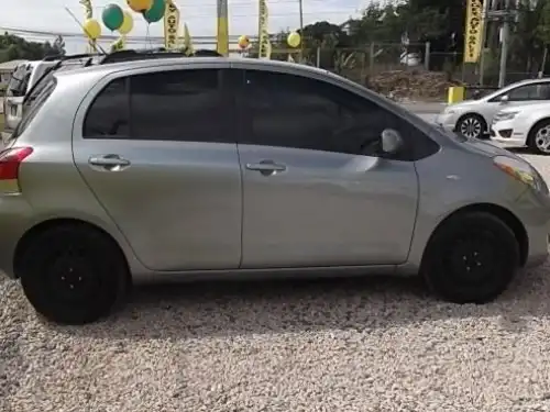 Toyota Yaris  2010