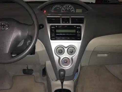 Toyota Yaris  2010