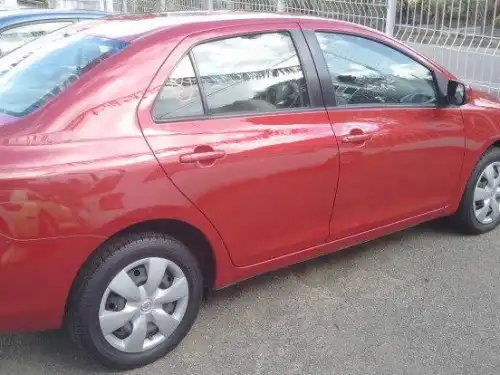 Toyota Yaris 2008 Rojo 