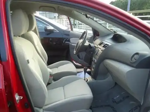 Toyota Yaris LE 2010