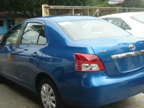 Toyota Yaris LE 2010