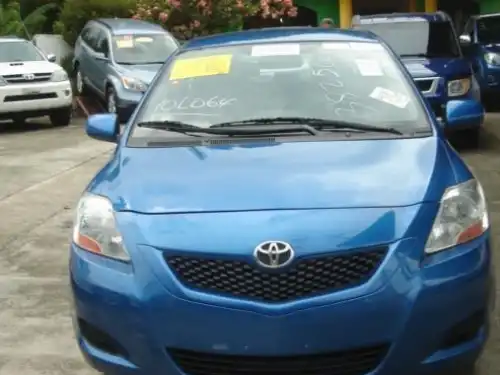 Toyota Yaris LE 2010