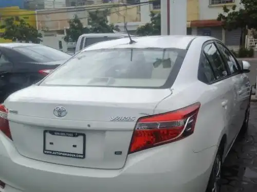 Toyota Yaris LE 2014