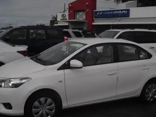 Toyota Yaris LE 2014