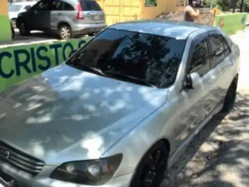 Toyota altezza 2002 el mas nuevo sin detalles 