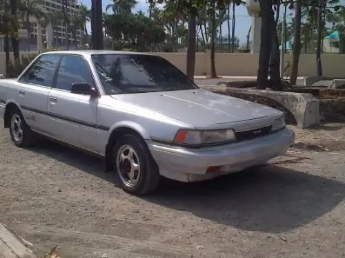 Toyota camry 1989 gris metalico 