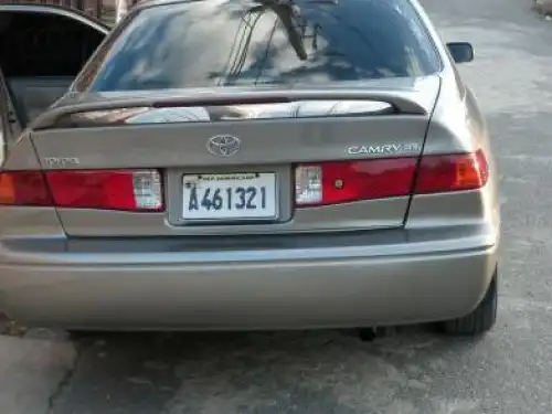 Toyota camry 2001 dorado