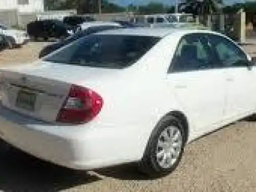 Toyota camry 2002 le blanco 